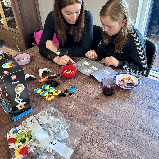 Pixar-magi i klodser – når nostalgi og byggehygge mødes