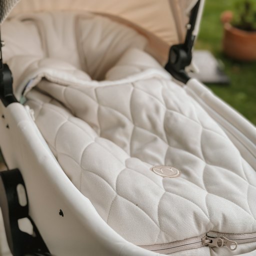 EfterĂ„rstur uden kolde tĂŠer â Footmuff i barnevogn og klapvogn