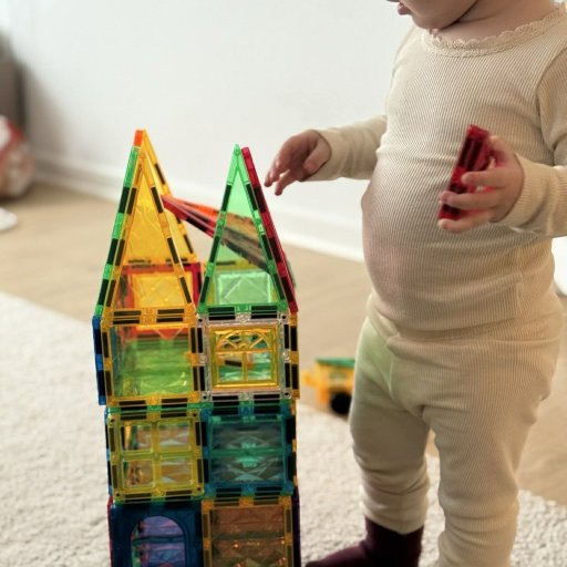 Ro og fordybelse fĂžr sengetid â Ă©n brik ad gangen.