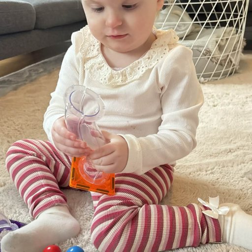 Robust kuglebane, kreativitet og byggeri med hjĂŠlp.