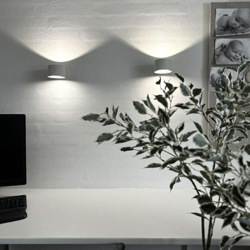 Ét rum – mange behov: arbejdslys og hygge i samme lampe