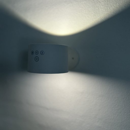 Ét rum – mange behov: arbejdslys og hygge i samme lampe