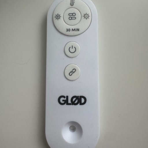 Sengelampe og tryghedslys – med en magnet der holder