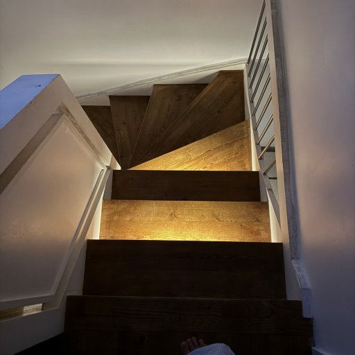 Trygt lys på trappen – helt uden ledninger