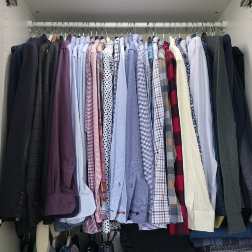 Praktisk lys i garderoben – se tøjet med det samme