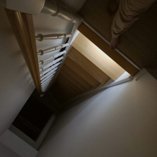 Praktisk lys i garderoben – se tøjet med det samme