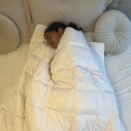 Vægtløs komfort – en dyne der føles let, men stadig omslutter kroppen