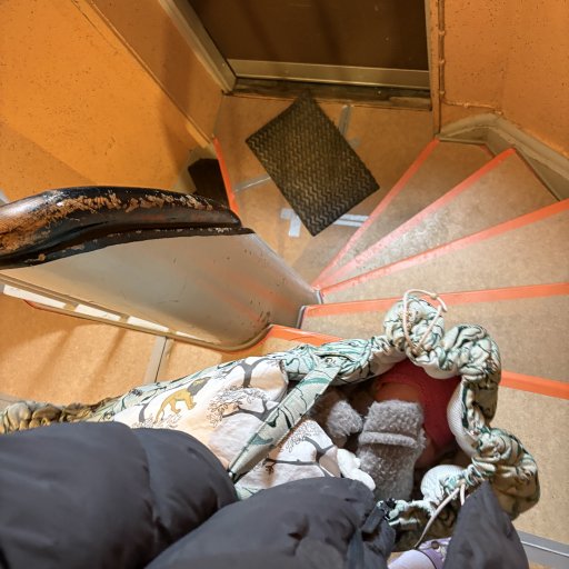 En tryg og fleksibel babylift – perfekt til hverdagens små og store øjeblikke