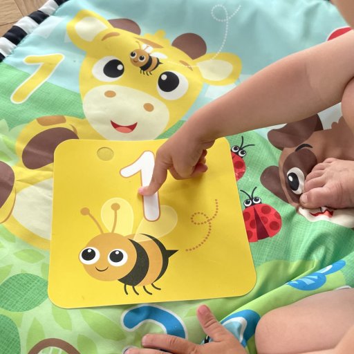 Spejl, klodser og farver – sanseleg der vækker nysgerrigheden.