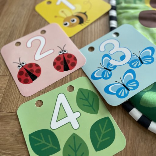 Spejl, klodser og farver – sanseleg der vækker nysgerrigheden.