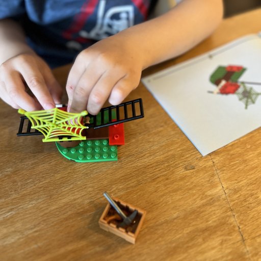 Superhelte møder dinosaurer – et fantasifuldt LEGO-sæt med masser af action og leg