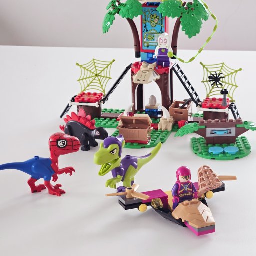 Superhelte møder dinosaurer – et fantasifuldt LEGO-sæt med masser af action og leg