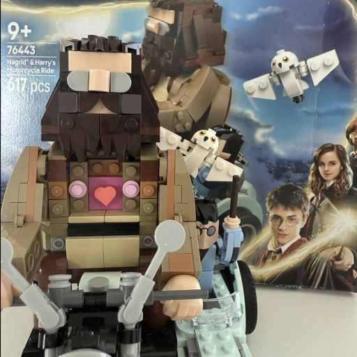 Magisk byggesĂŠt â Hagrid og Harry flyver ud pĂ„ eventyr pĂ„ den ikoniske motorcykel