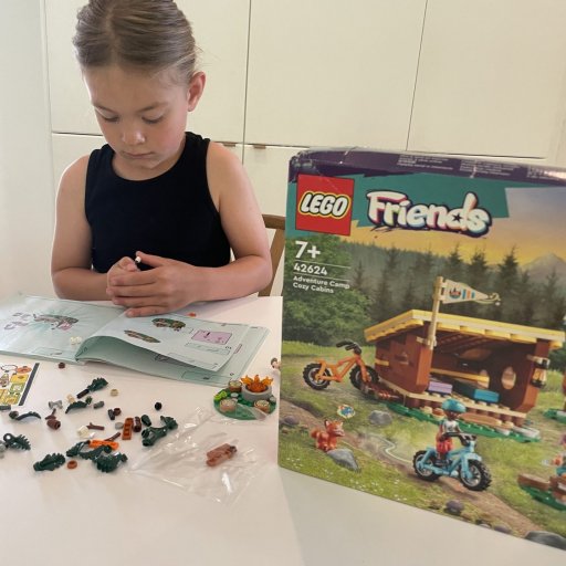 Campinghygge i LEGO-form – et sæt fyldt med naturdetaljer og rolleleg