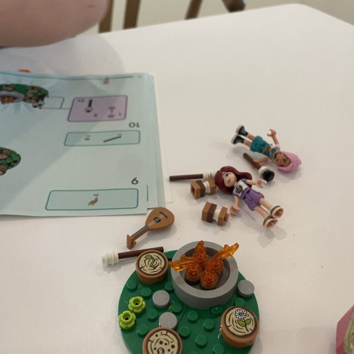 Campinghygge i LEGO-form – et sæt fyldt med naturdetaljer og rolleleg