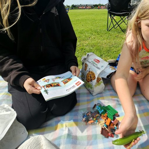 Fra lejrbål til mountainbikes – et LEGO-sæt med masser af eventyr