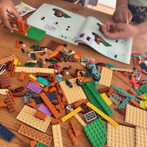 Et sommerferie-hit med små detaljer, stor fordybelse og masser af rolleleg