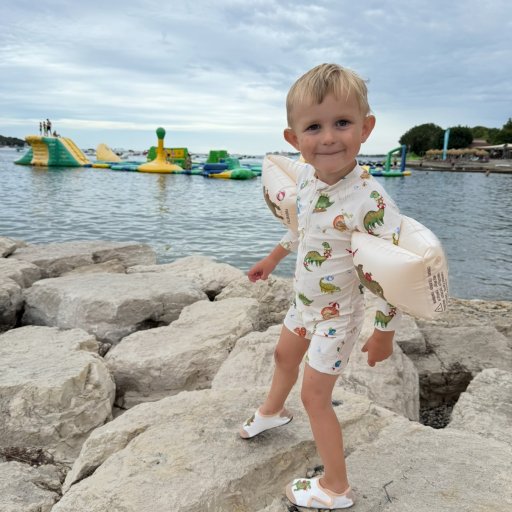 Matchende strandudstyr der giver både tryghed og masser af leg