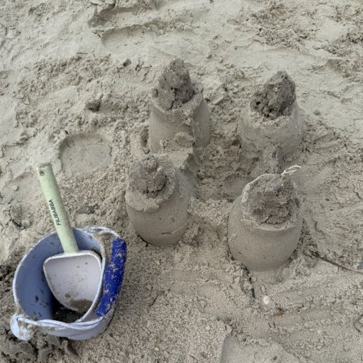 Matchende strandudstyr der giver både tryghed og masser af leg