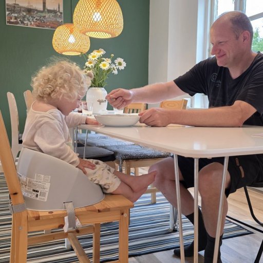 To små hverdagshelte – ét til spisebordet og ét til puttetid