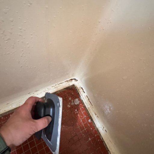 Hygiejnisk, bĂŚredygtigt og brugervenligt â badevĂŚrelsesrengøring pĂĽ en smartere mĂĽde