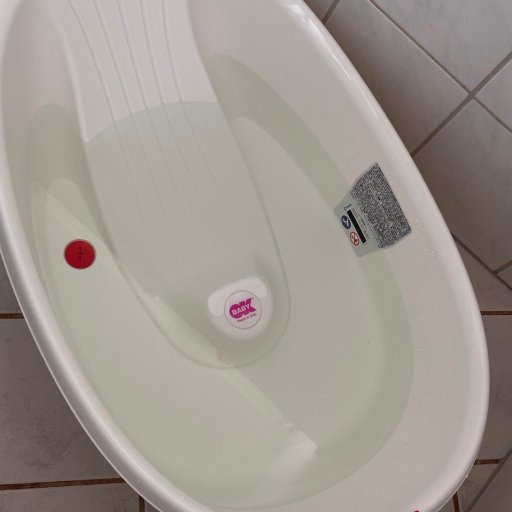 Sjov pottetræning og tryg badetid – Scooter potten og Bella badekaret gør hverdagen lettere for små