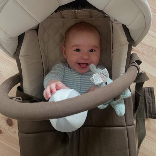 Frida Swift liften – en praktisk og tryg løsning til både rejser, barnevogn og hverdag