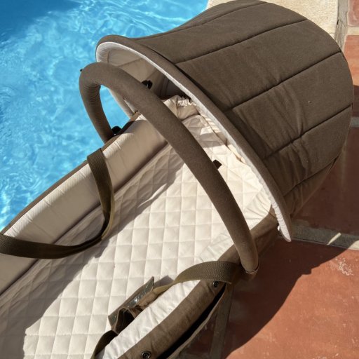 Frida Swift liften – en praktisk og tryg løsning til både rejser, barnevogn og hverdag