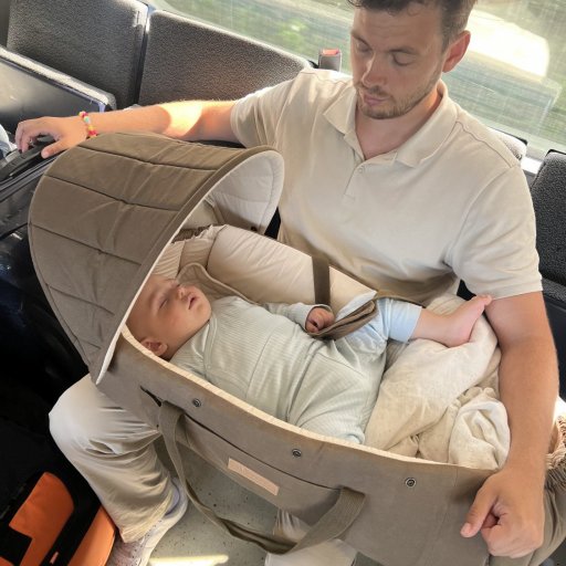 Frida Swift liften – en praktisk og tryg løsning til både rejser, barnevogn og hverdag