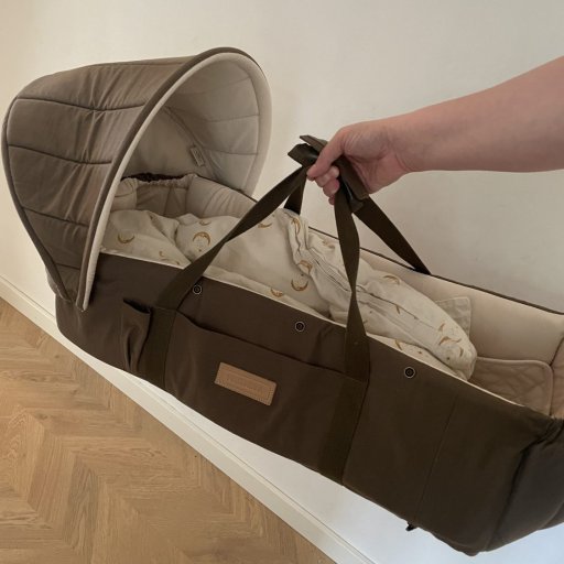 En lift der både kan bruges til søvn, leg og rolige pauser for baby