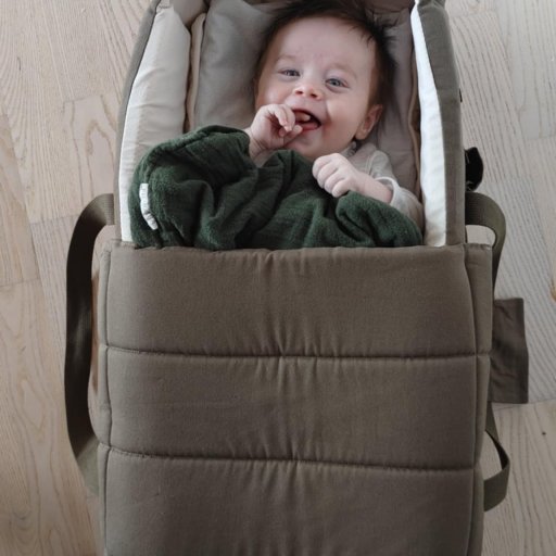 Et trygt og genkendeligt sovested for baby – uanset hvor man befinder sig