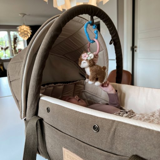 Frida Swift Lift – fleksibel løsning til både lur, leg og transport.