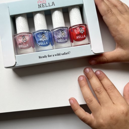 Børnevenlige produkter der gør legen foran spejlet ekstra sjov.