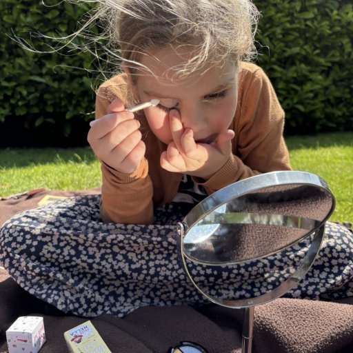 Søskendehygge, leg og make-up uden skadelig kemi