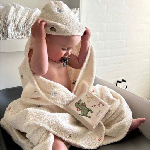 Praktiske badeprodukter med masser af leg, tryghed og blød komfort