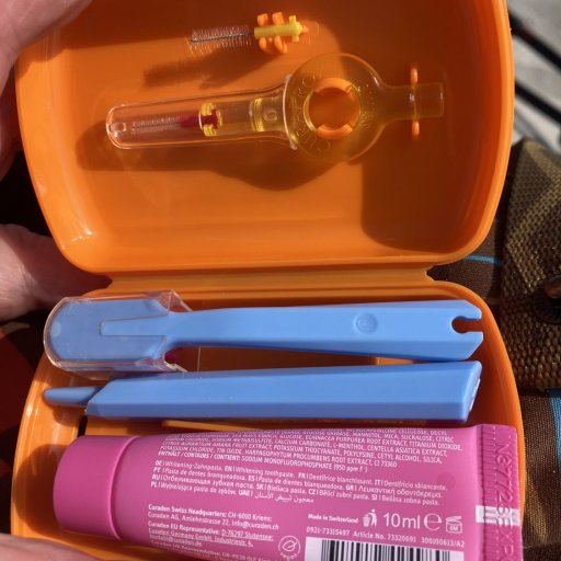 CURAPROX rejsesæt og Prime start sæt – alt til god mundhygiejne samlet i et kompakt og praktisk form