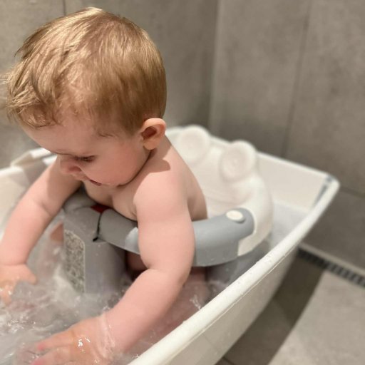 Pasha potten og Crab badestolen fra OK Baby – praktiske hjælpere til både badetid og potte-træning