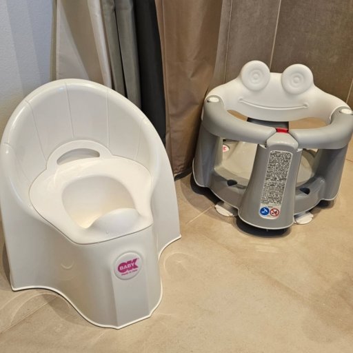 Pasha potten og Crab badestolen fra OK Baby – praktiske hjælpere til både badetid og potte-træning