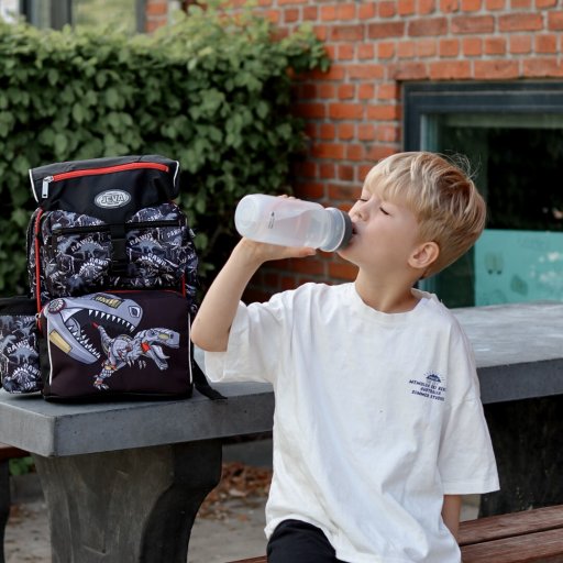 Felix med sin JEVA Beginners – den første skoletaske, der gjorde skolestarten ekstra stor