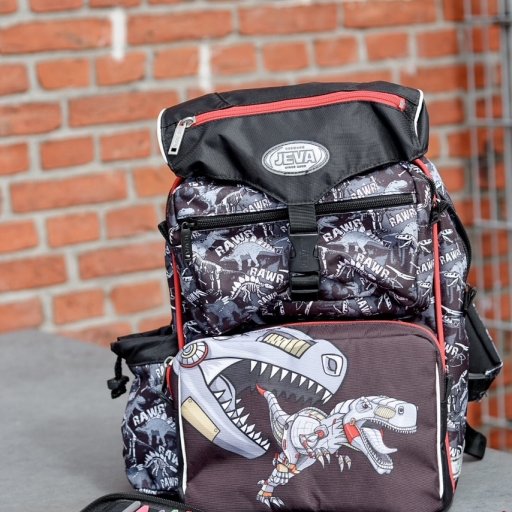 Felix med sin JEVA Beginners – den første skoletaske, der gjorde skolestarten ekstra stor