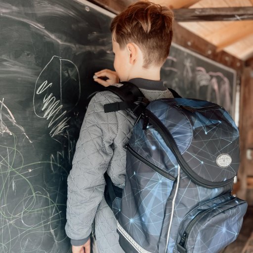 To JEVA-modeller til to skolebørn – Square og U-turn med fokus på både stil og funktion