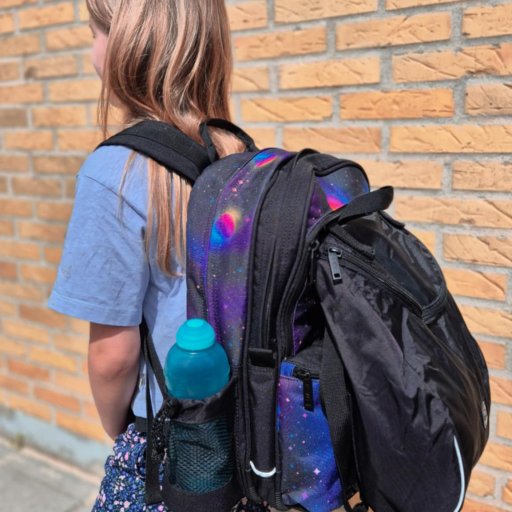 JEVA Square i Jupiter-print – en rummelig og ergonomisk skoletaske til de større skolebørn