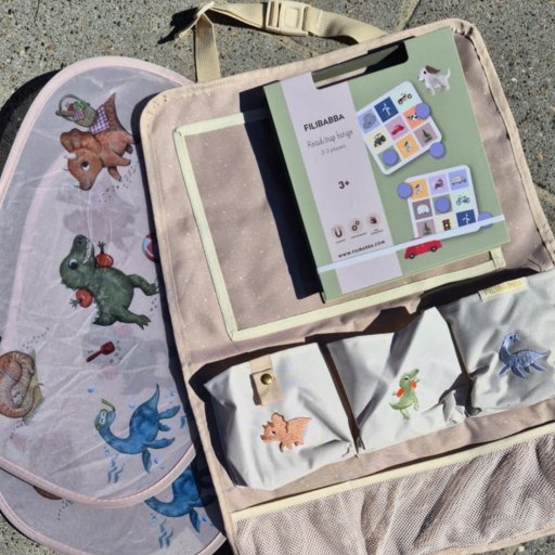 Dino-print og køreglæde – FILIBABBA gjorde Noah klar til sommerens lange bilture