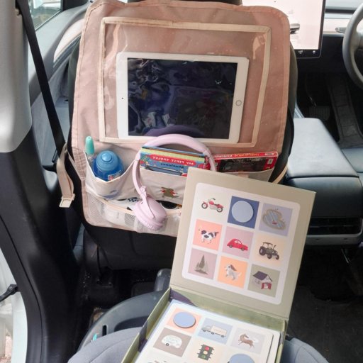 Dino-print og køreglæde – FILIBABBA gjorde Noah klar til sommerens lange bilture