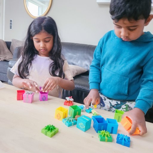 Farver, tal og rolleleg – læring gennem leg med Learning Resources