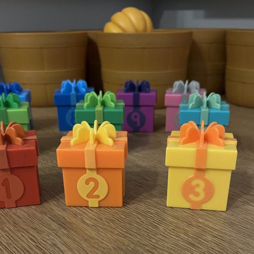 Sortering, farver og fantasifuld leg med frugt- og grøntsagssættet