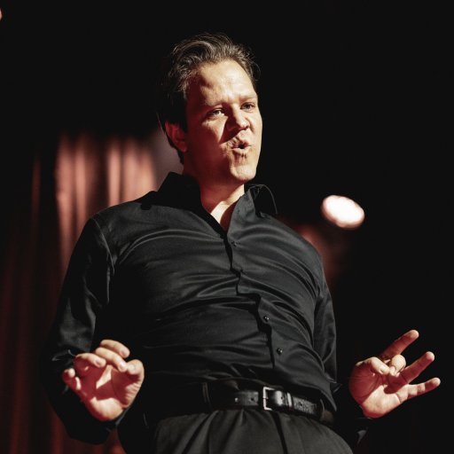 Glassalen i Tivoli danner rammen om Tivolirevyen 2025 (fotos af Camilla Winther)