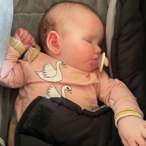 Bløde, ammevenlige produkter designet til babyens naturlige suttebehov