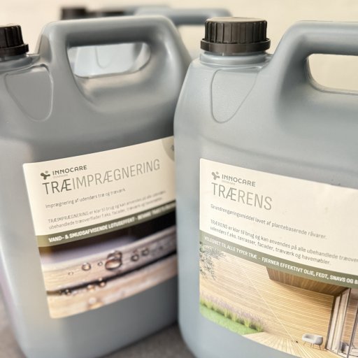 Charmilie har behandlet det nye hegn med trærens og imprægnering fra Innocare