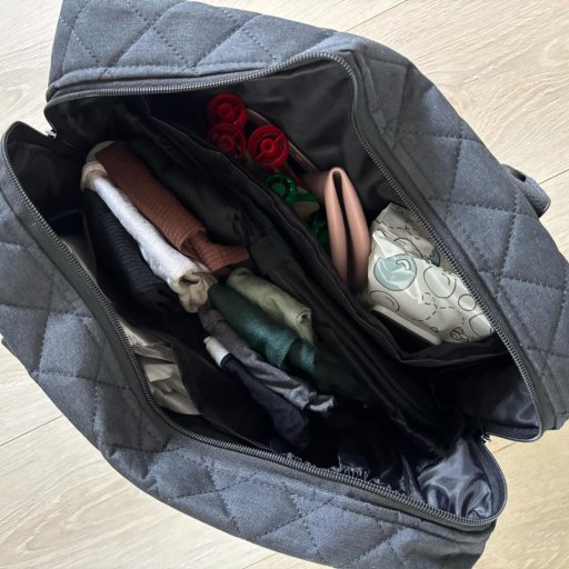 Janni bruger Perfect Black pusletasken til både hverdag og ture med børnene